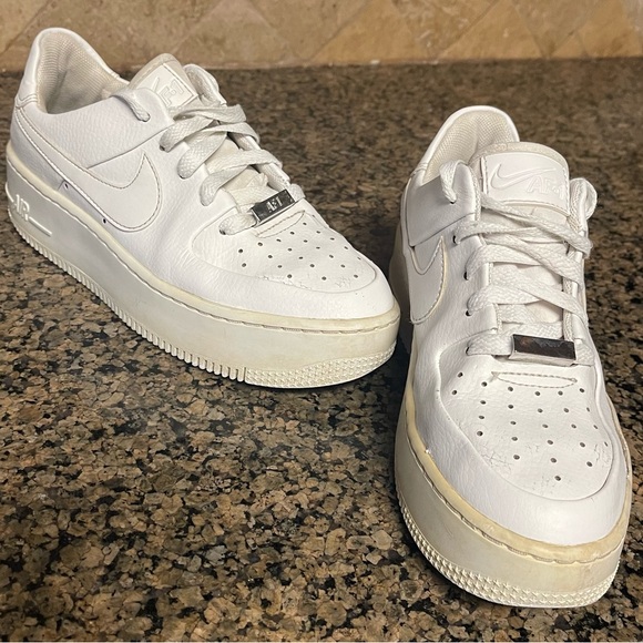 Nike Air Force 1 White Casual Shoes Sneakers Platform Sole - Size 7 - Picture 2 of 8